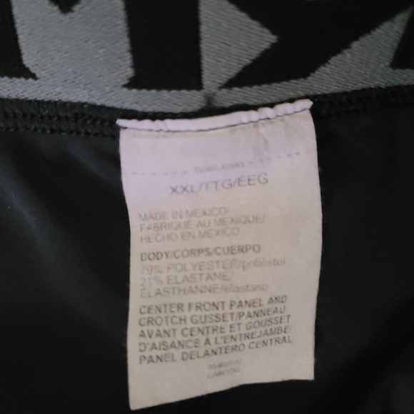 UNDER ARMOUR COMPRESSION 3/4 LEGGINGS - Picture 5 of 5